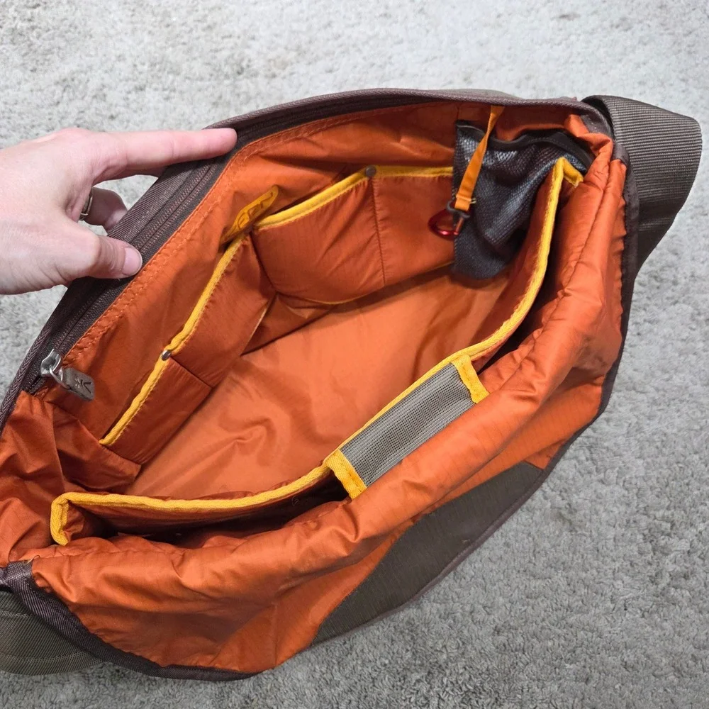 Keen messenger bag